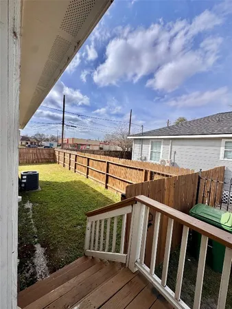 $2,295 | 301 Enid Street, Houston, TX 77009
