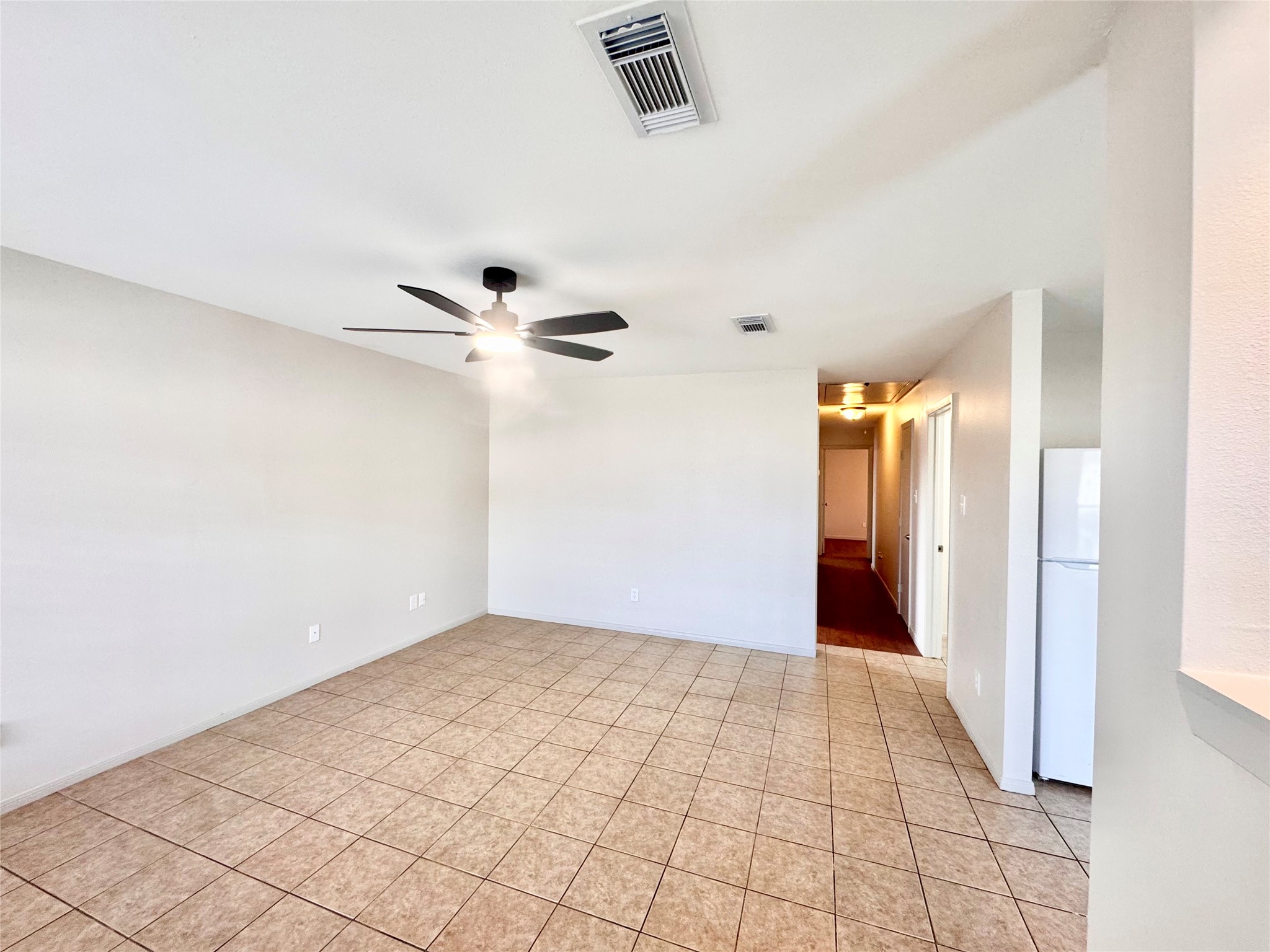 301 Enid Street Houston, TX 77009 - Photo 6 of 34 a view of an empty room