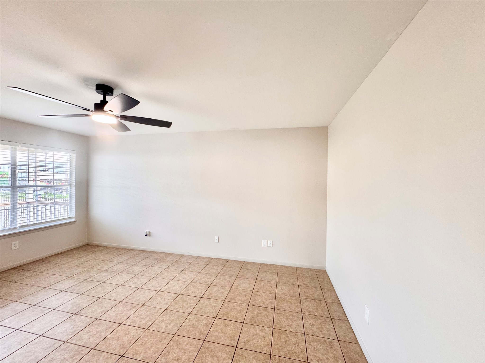 301 Enid Street Houston, TX 77009 - Photo 7 of 34 a view of an empty room