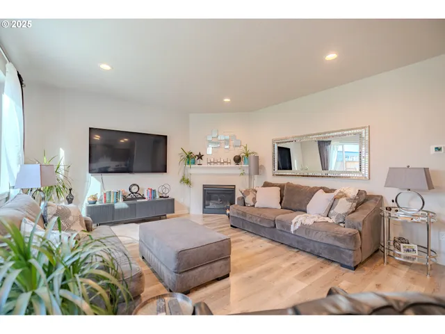 $540,000 | 18408 Northeast 43rd Avenue, Vancouver, WA 98686