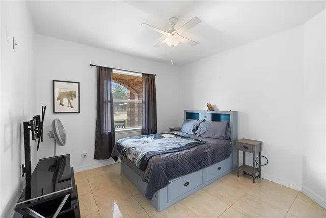 $764,800 | 1102 Private Road 2332, Giddings, TX 78942