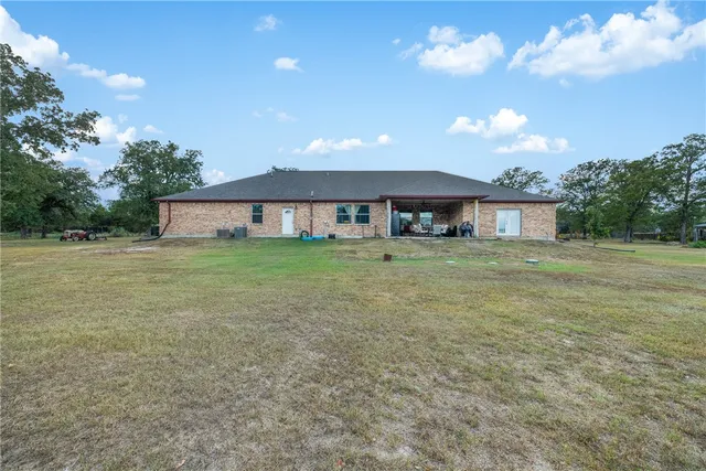 $764,800 | 1102 Private Road 2332, Giddings, TX 78942