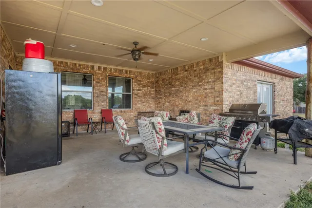 $764,800 | 1102 Private Road 2332, Giddings, TX 78942