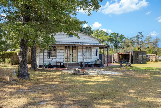 $764,800 | 1102 Private Road 2332, Giddings, TX 78942