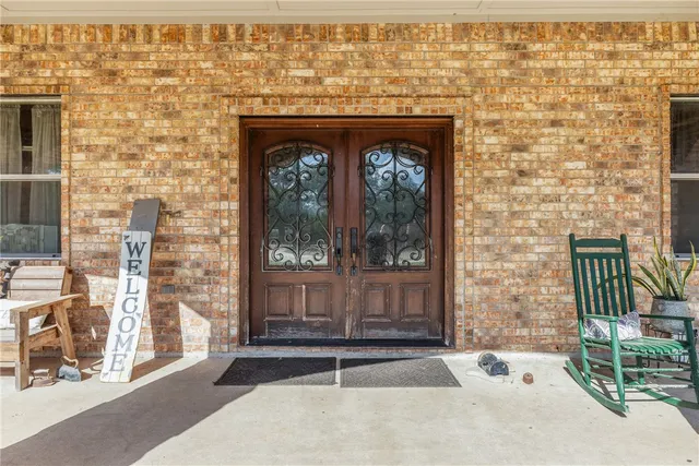 $764,800 | 1102 Private Road 2332, Giddings, TX 78942