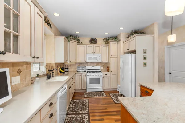 $459,900 | 4911 Faringdom Grove Drive, Hudsonville, MI 49426