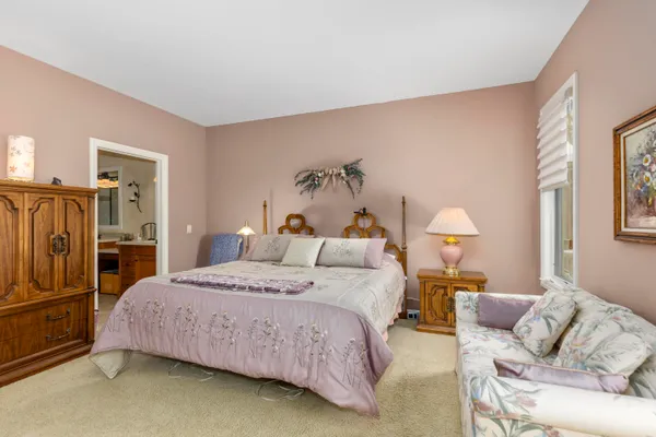 $459,900 | 4911 Faringdom Grove Drive, Hudsonville, MI 49426