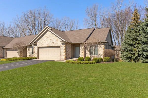 $459,900 | 4911 Faringdom Grove Drive, Hudsonville, MI 49426