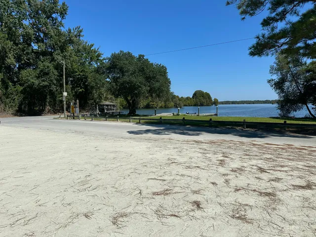 $279,900 | 409 Belvedere Drive, Eutawville, SC 29048