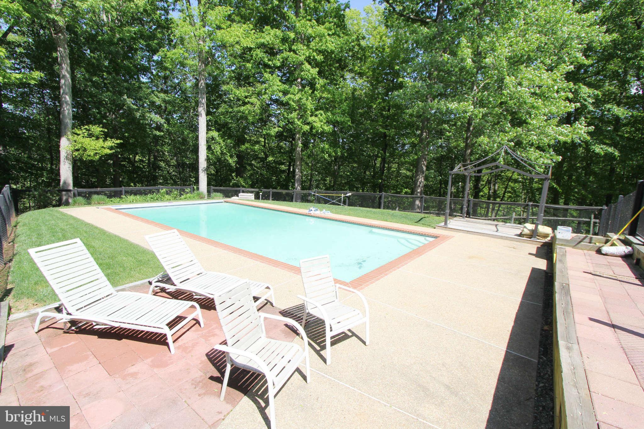 12125 Popes Head Road Fairfax, VA 22030 - Photo 3 of 29 Swimming room