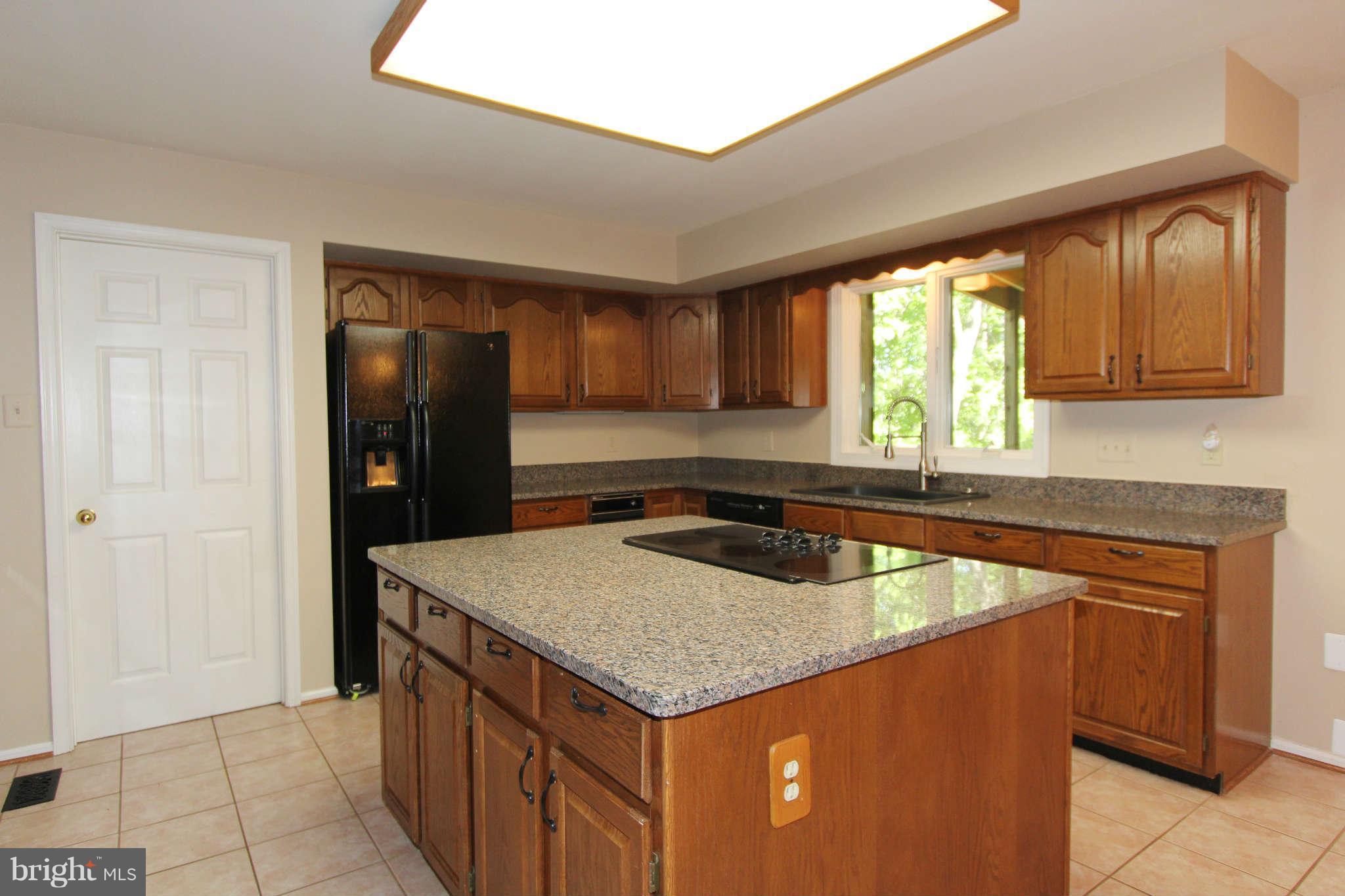 12125 Popes Head Road Fairfax, VA 22030 - Photo 8 of 29 Kitchen 1
