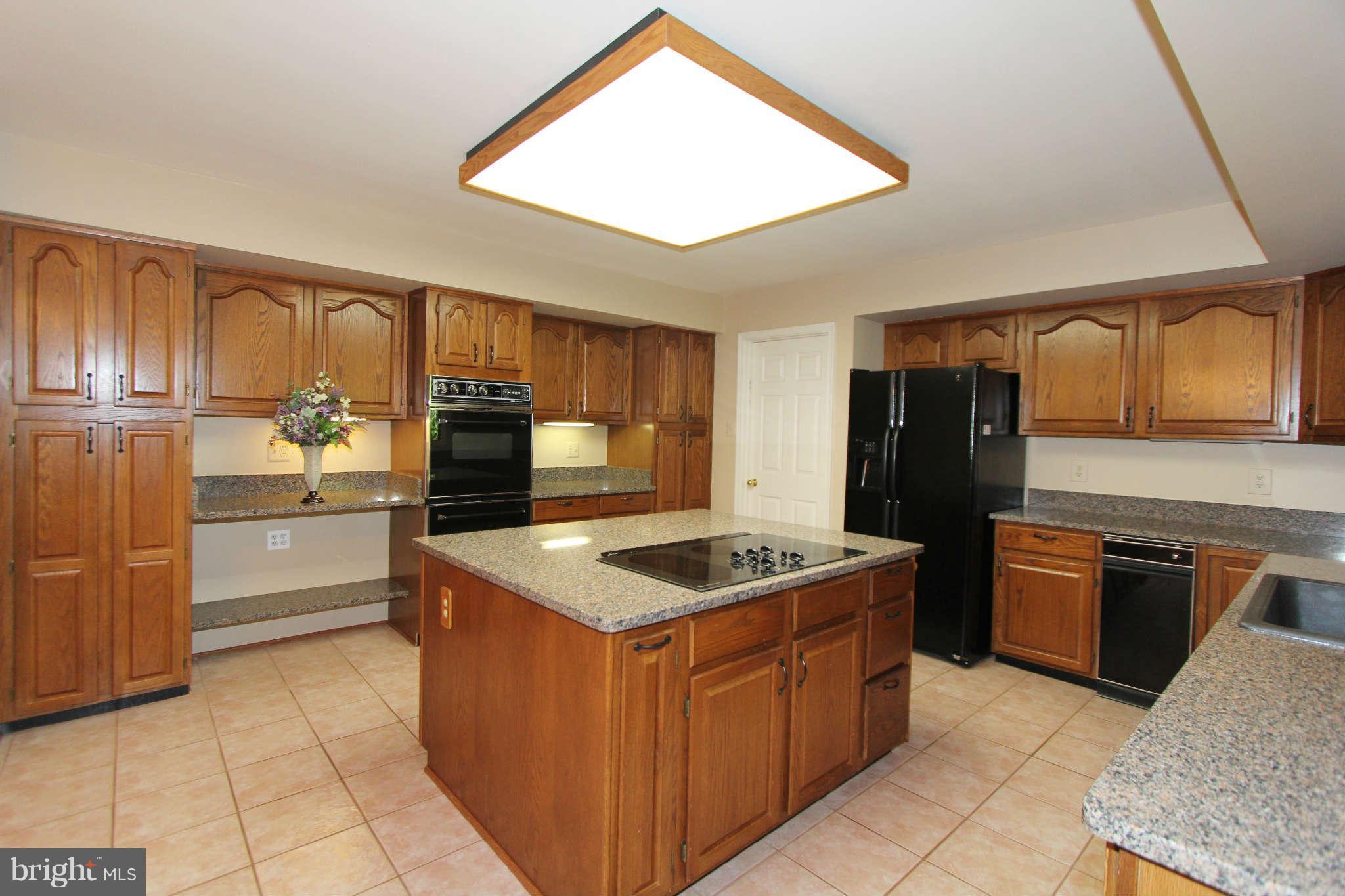 12125 Popes Head Road Fairfax, VA 22030 - Photo 9 of 29 Kitchen 2