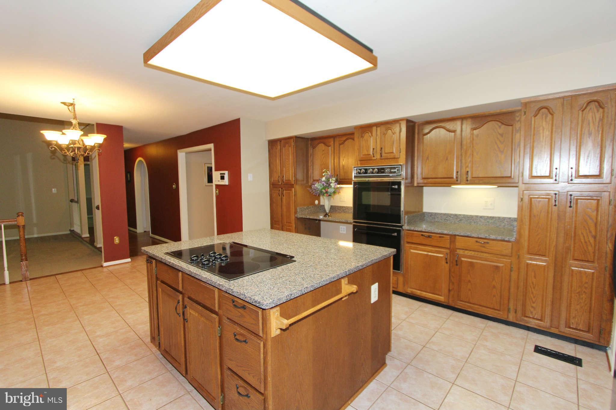 12125 Popes Head Road Fairfax, VA 22030 - Photo 10 of 29 Kitchen 3
