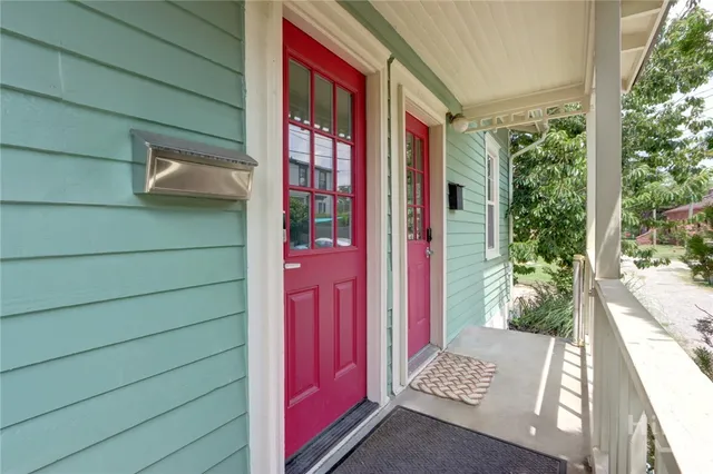 $279,900 | 534 East Gordon Lane, Savannah, GA 31401
