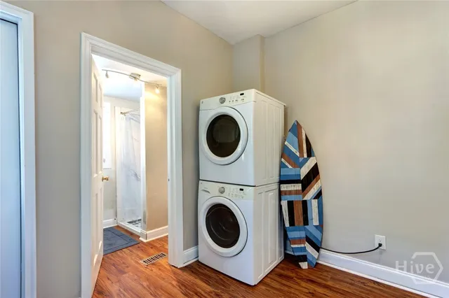 $279,900 | 534 East Gordon Lane, Savannah, GA 31401