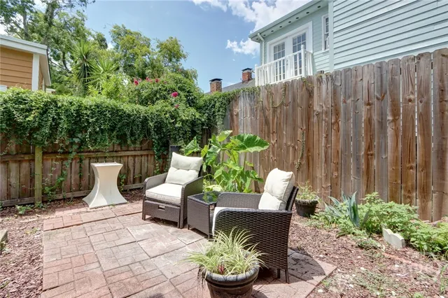 $279,900 | 534 East Gordon Lane, Savannah, GA 31401