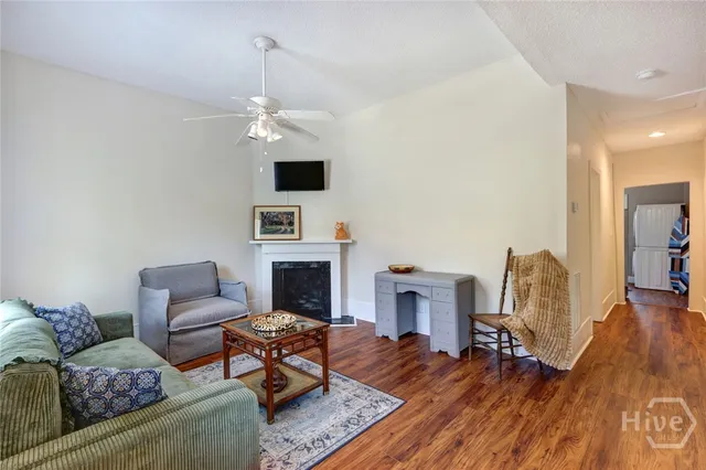 $279,900 | 534 East Gordon Lane, Savannah, GA 31401