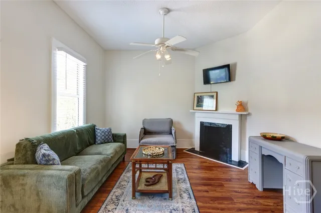 $279,900 | 534 East Gordon Lane, Savannah, GA 31401