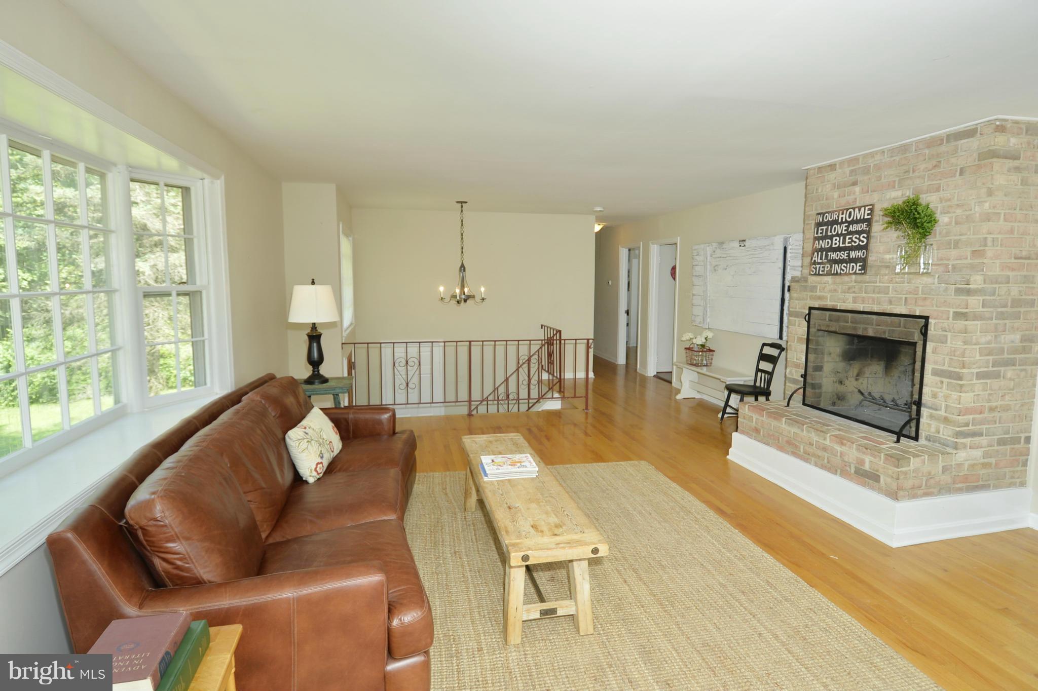 19106 Otley Road Purcellville, VA 20132 - Photo 11 of 30 Living Room