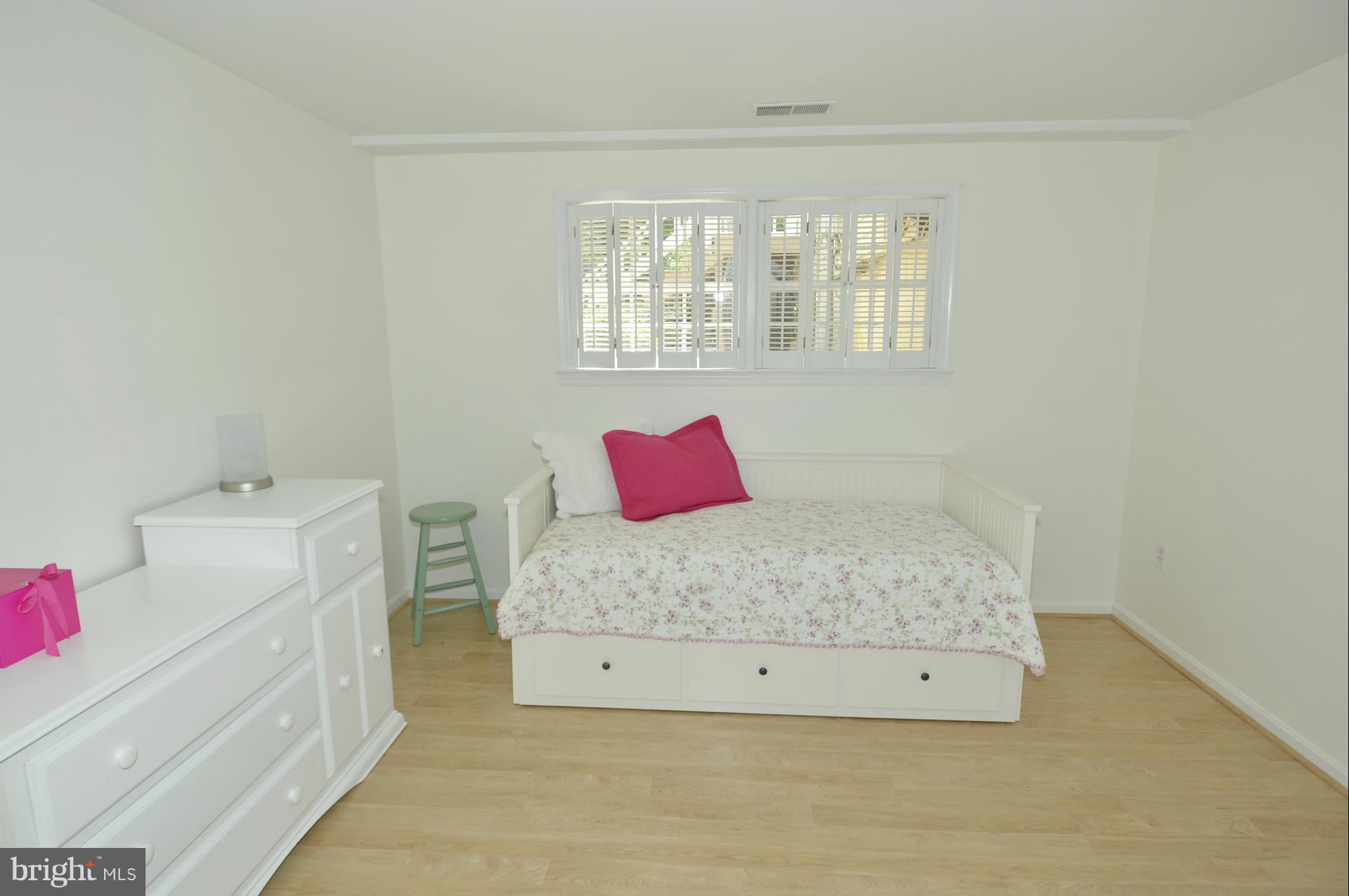 19106 Otley Road Purcellville, VA 20132 - Photo 21 of 30 Bedroom