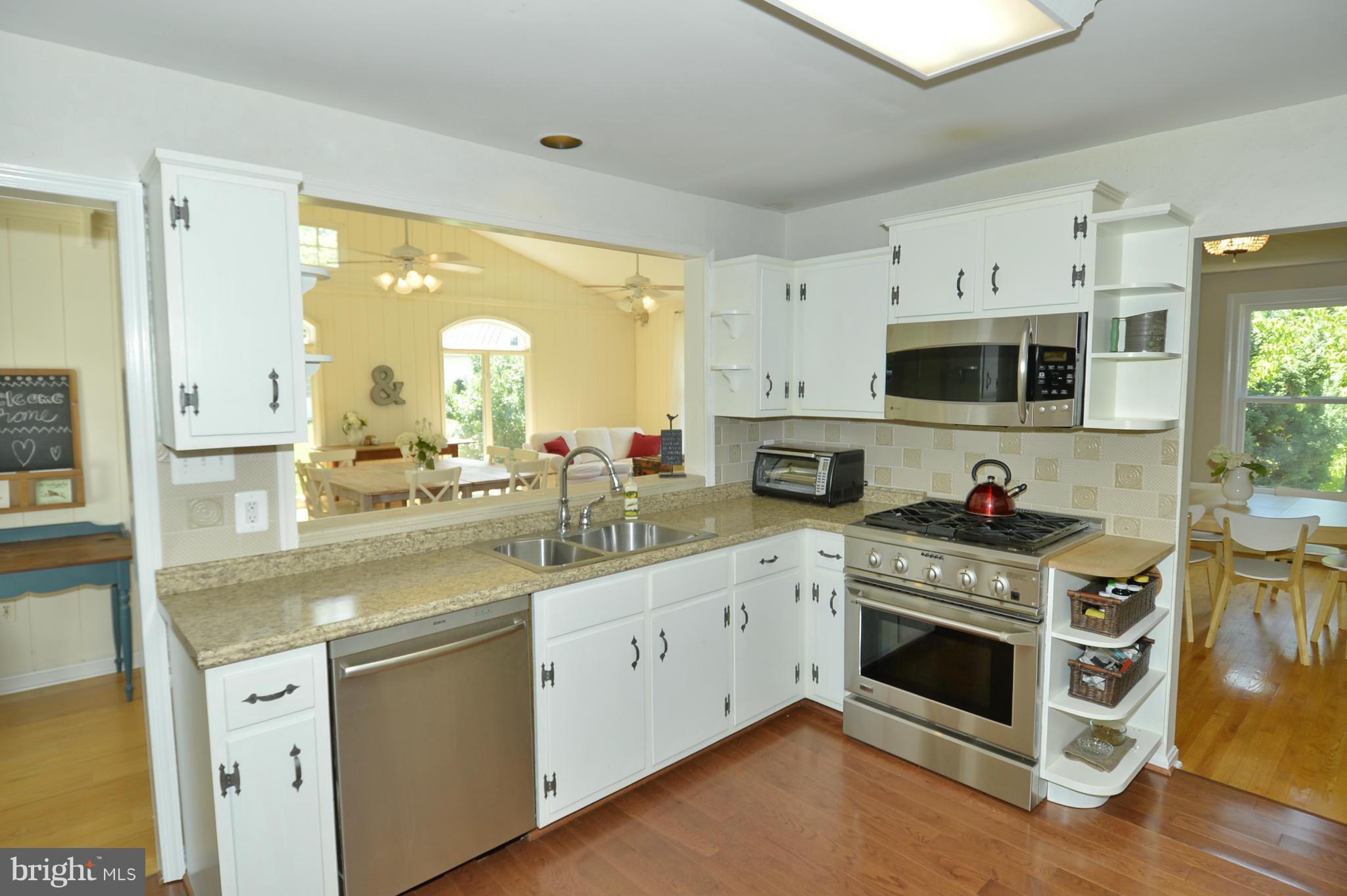 19106 Otley Road Purcellville, VA 20132 - Photo 8 of 30 Kitchen