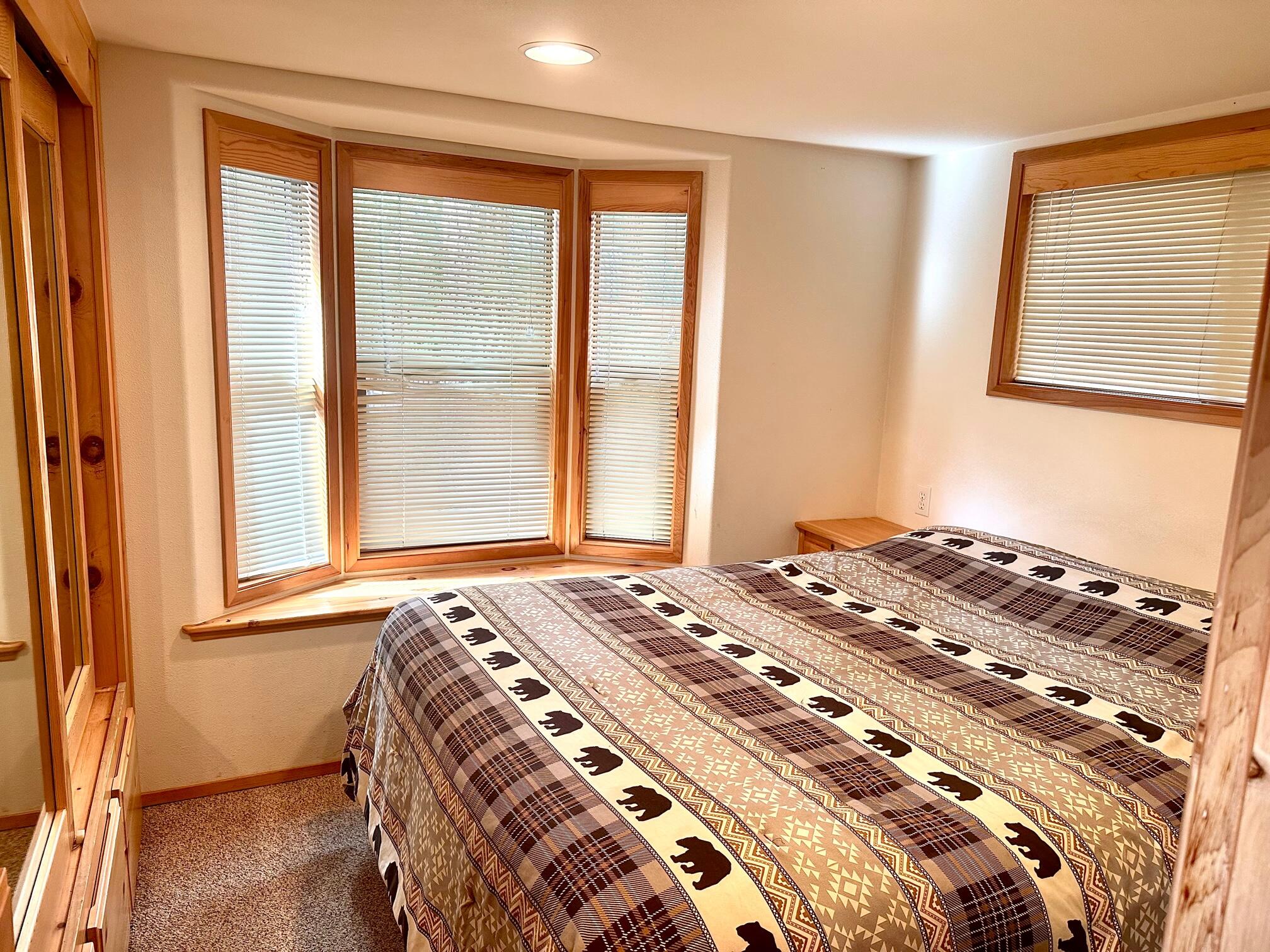 7900 Hyatt Prairie Road, Unit 8 Ashland, OR 97520 - Photo 9 of 21 9