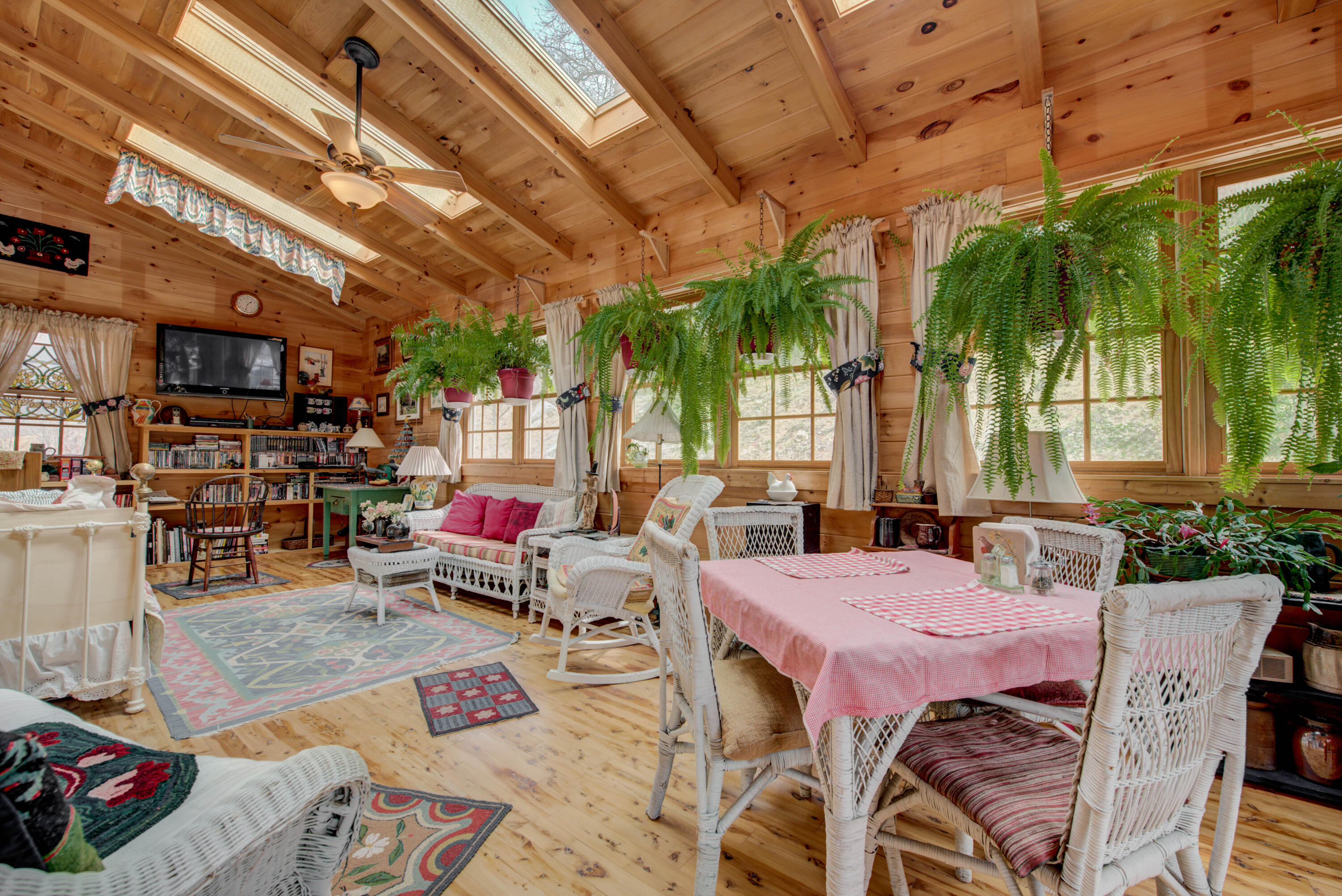 437 Rocky Top Road Luttrell, TN 37779 - Photo 12 of 39 S11 - Sun Room