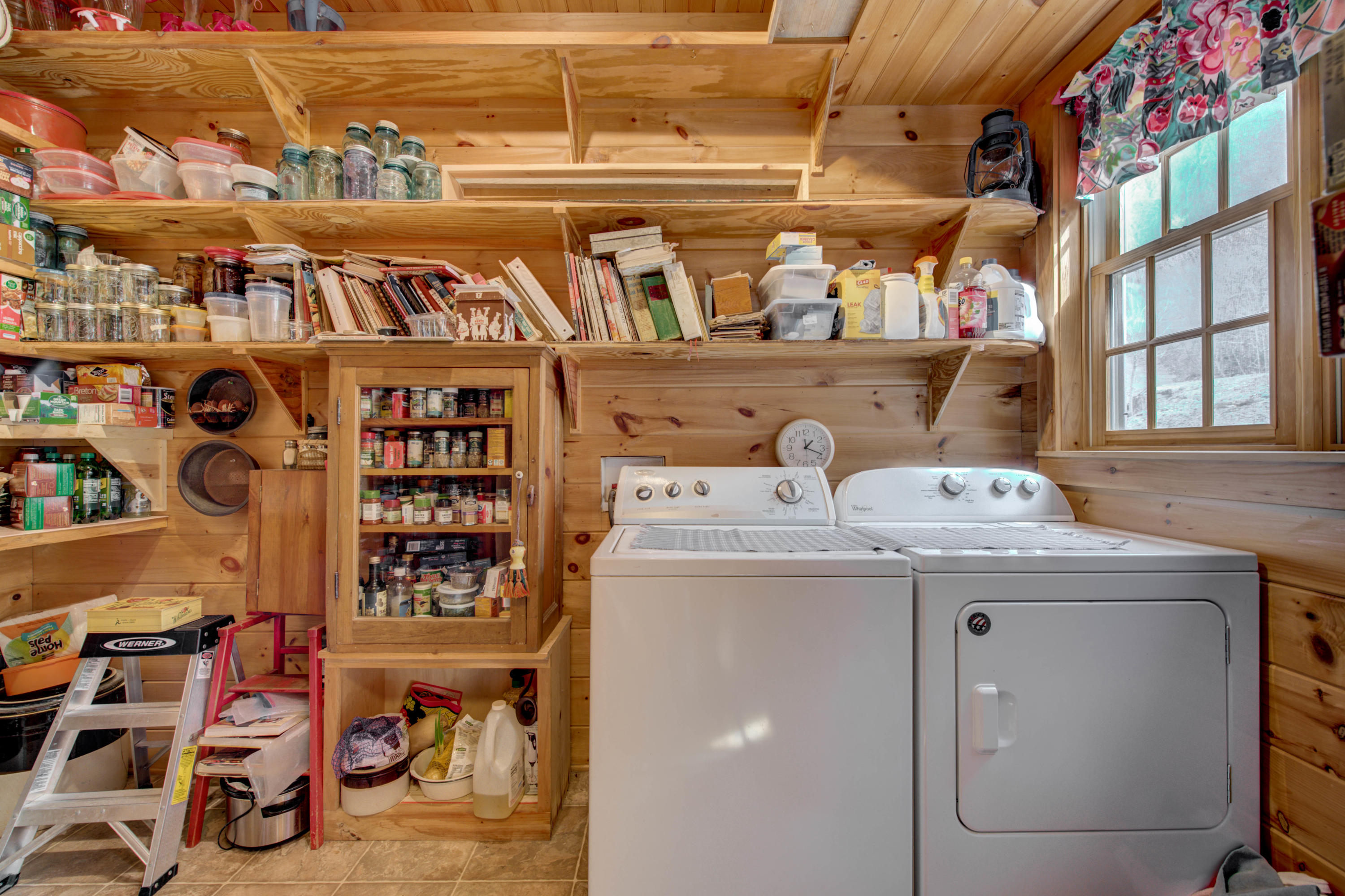437 Rocky Top Road Luttrell, TN 37779 - Photo 15 of 39 13 - Pantry - Laundry