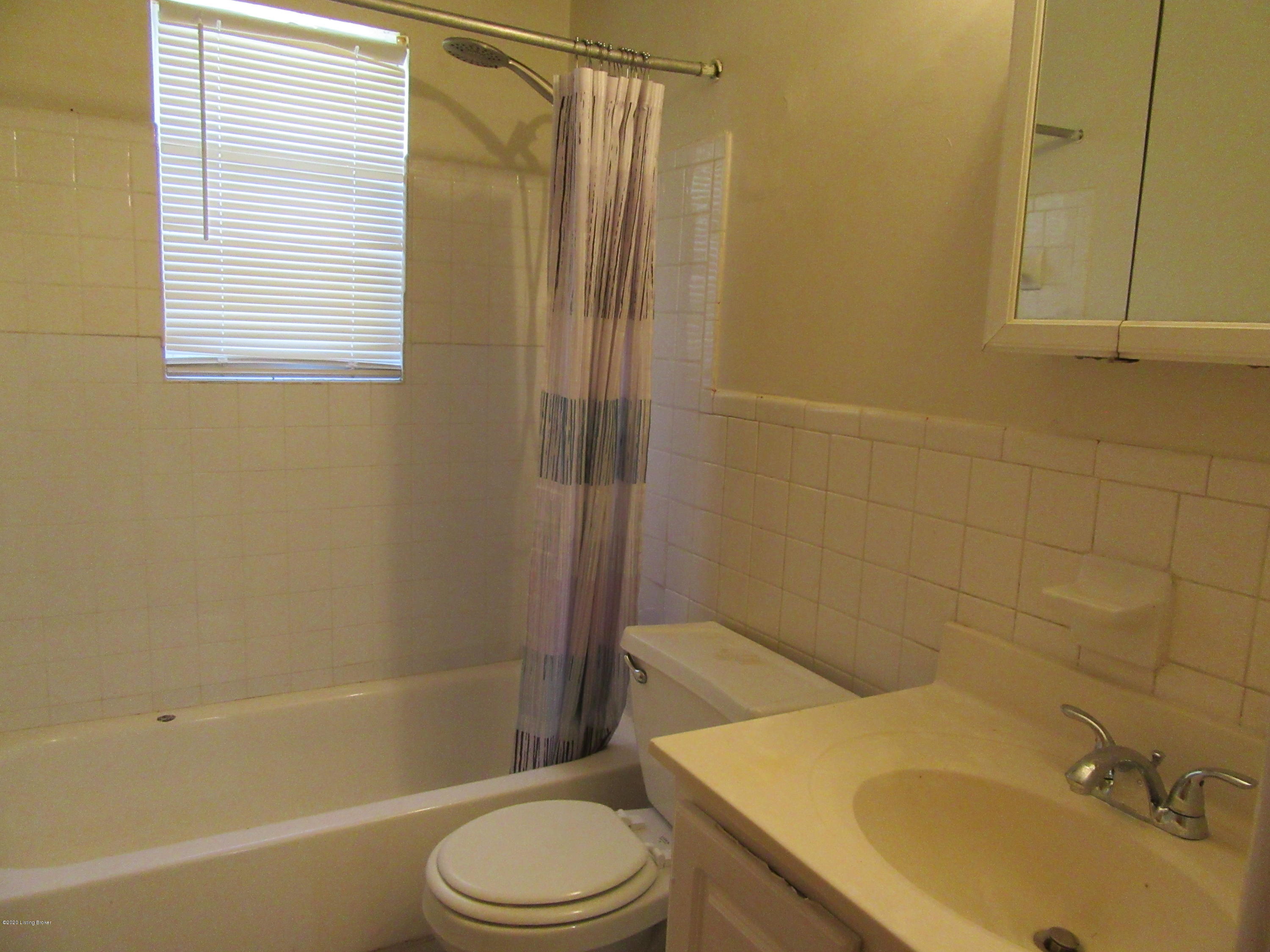 3100 Fordhaven Road Louisville, KY 40214 - Photo 12 of 15 IMG_5692