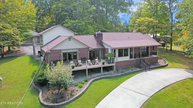 $890,000 | 1517 Deerfield Way, La Follette, TN 37766