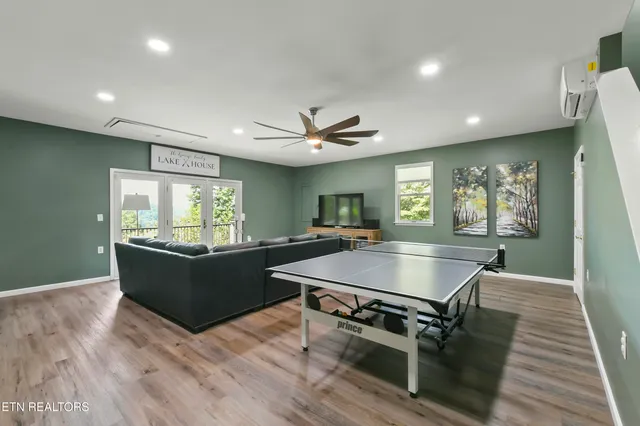 $890,000 | 1517 Deerfield Way, La Follette, TN 37766