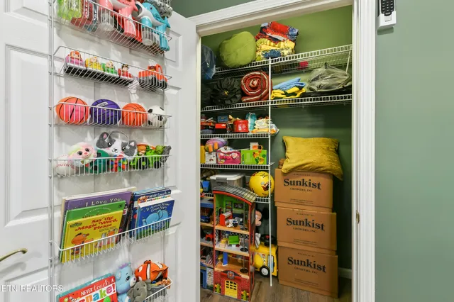 $890,000 | 1517 Deerfield Way, La Follette, TN 37766