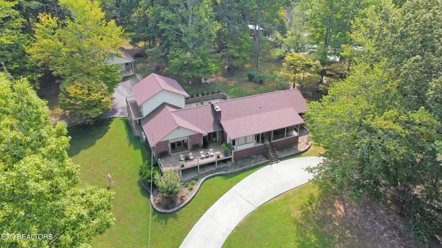 $890,000 | 1517 Deerfield Way, La Follette, TN 37766