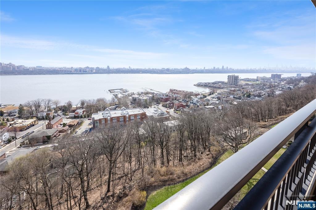 4 Horizon Road, Unit 1210 Fort Lee, NJ 07024 - Photo 24 of 29