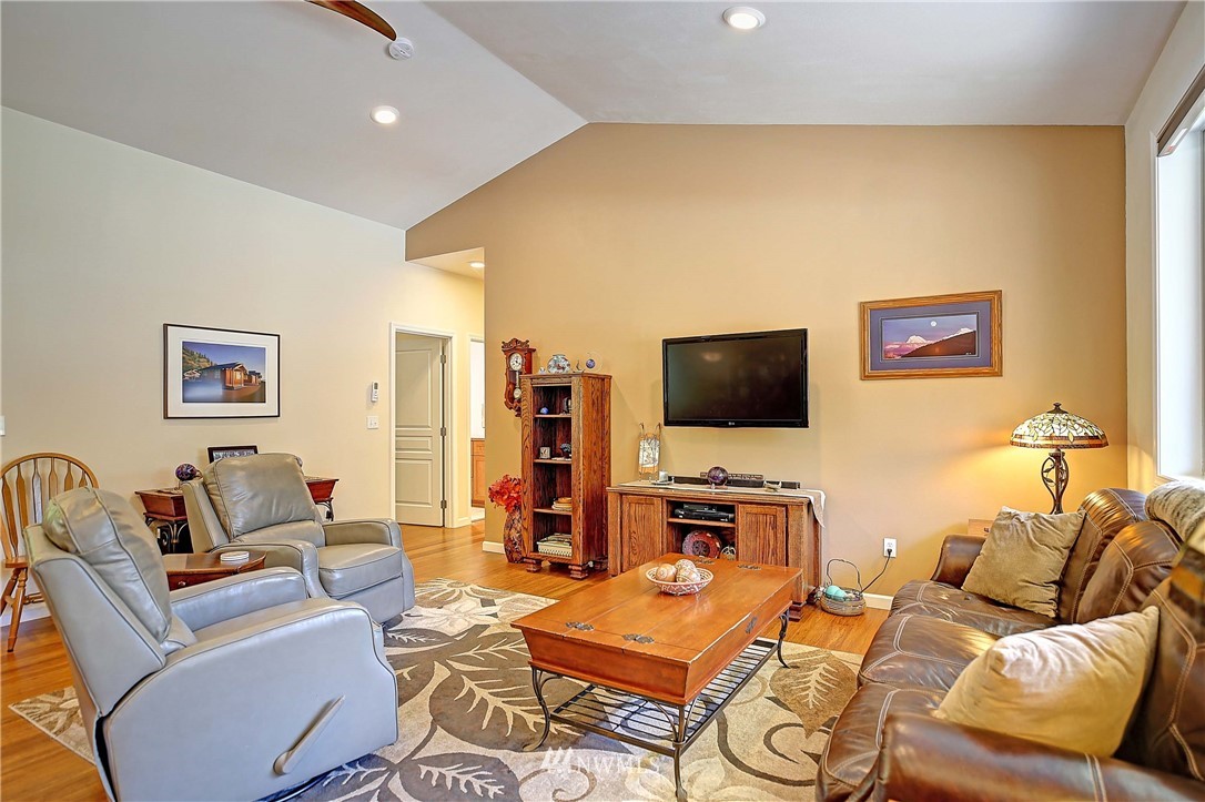 475 Cook Road Camano Island, WA 98282 - Photo 25 of 32 Gallery Image 25