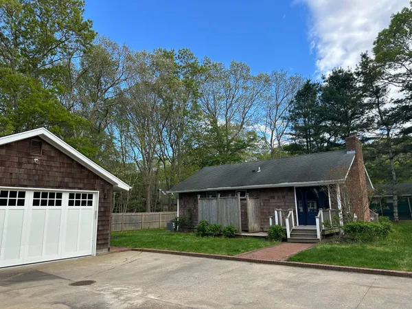 $30,000 | 12 Walton Street, East Hampton, NY 11937