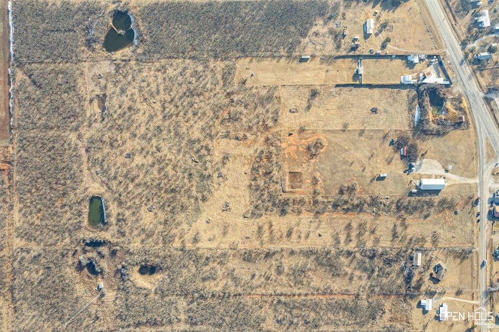 8620 Seymour Highway, Unit R Wichita Falls, TX 76310 - Photo 9 of 22 a bathroom with a shower