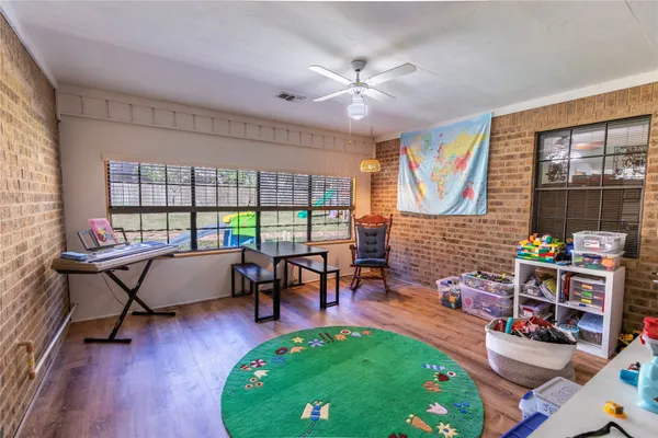 $380,000 | 204 Briarwood Drive, Bellville, TX 77418