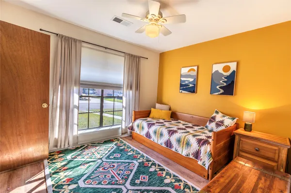 $380,000 | 204 Briarwood Drive, Bellville, TX 77418