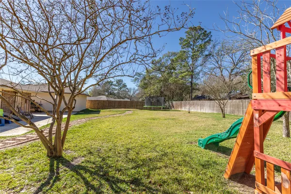 $380,000 | 204 Briarwood Drive, Bellville, TX 77418