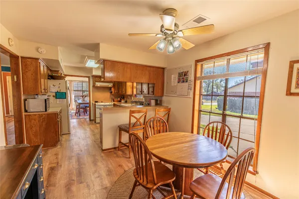 $380,000 | 204 Briarwood Drive, Bellville, TX 77418