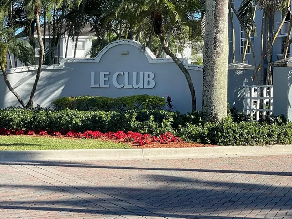 a view of a sign board of a house