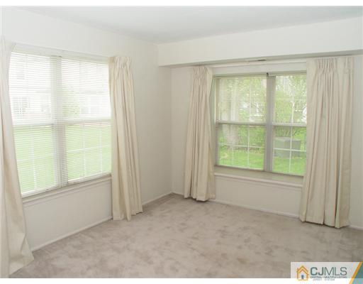 296 Smithwold Road Somerset, NJ 08873 - Photo 3 of 20 Gallery Image 3