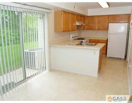 296 Smithwold Road Somerset, NJ 08873 - Photo 4 of 20 Gallery Image 4