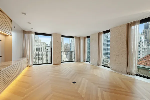 $17,400 | 16 West 40th Street, Unit 27B | Bryant Park