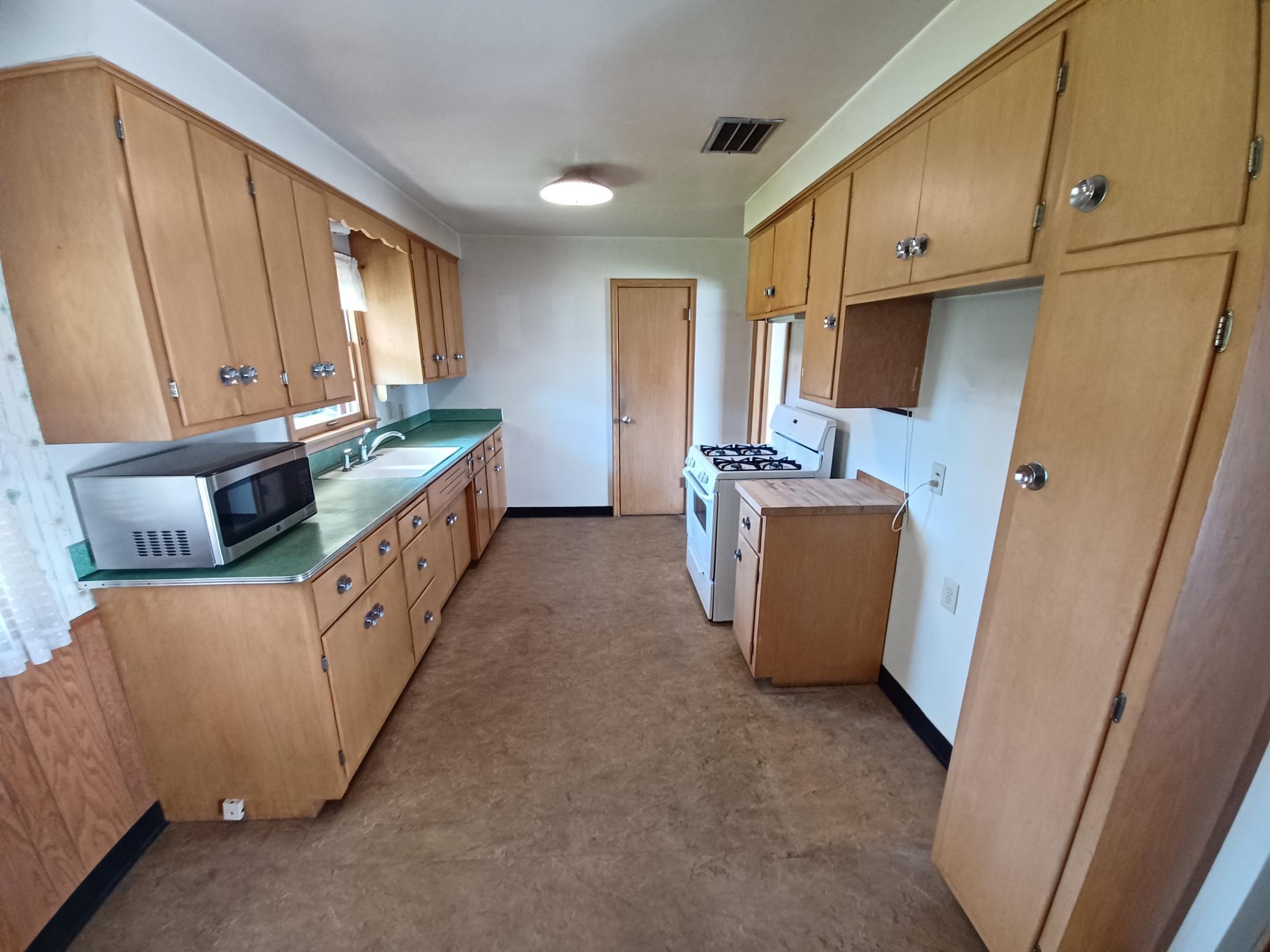 1426 County B Road West Roseville, MN 55113 - Photo 11 of 19 Gallery Image 11