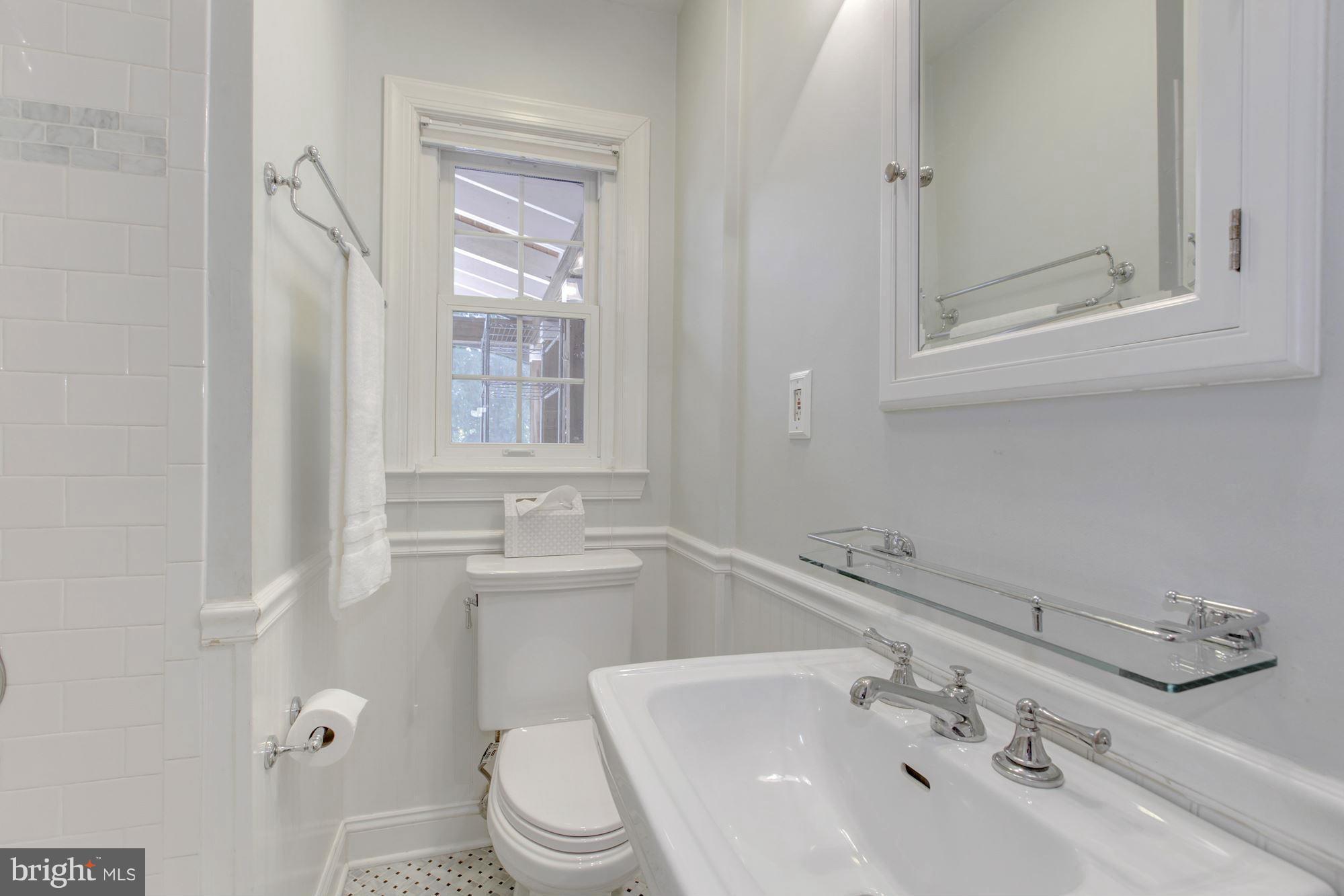 4830 25th Road North Arlington, VA 22207 - Photo 14 of 30 Bath