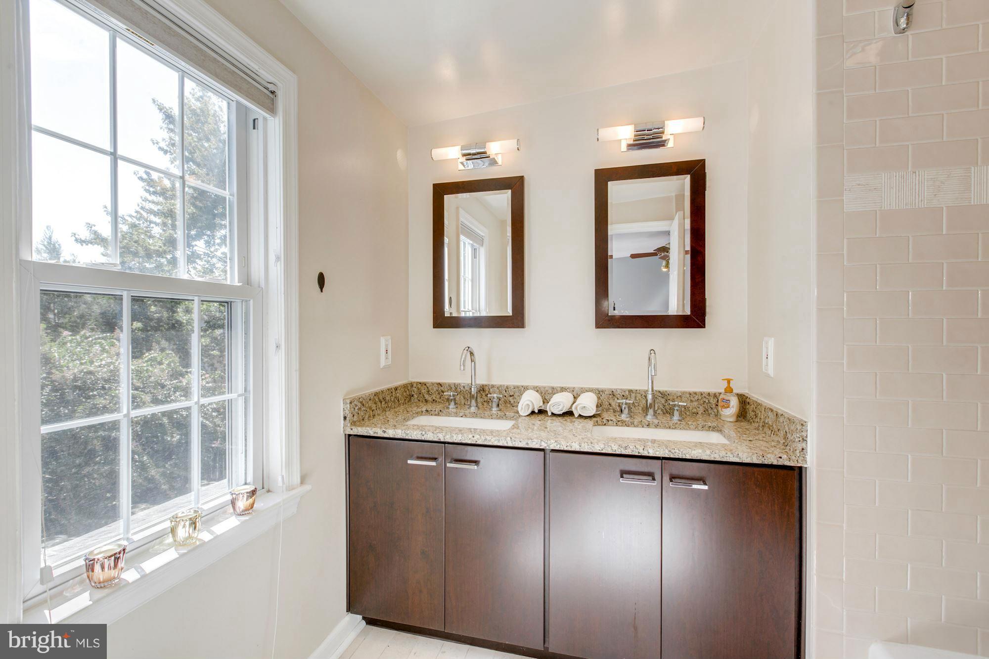 4830 25th Road North Arlington, VA 22207 - Photo 17 of 30 Bath (Master)