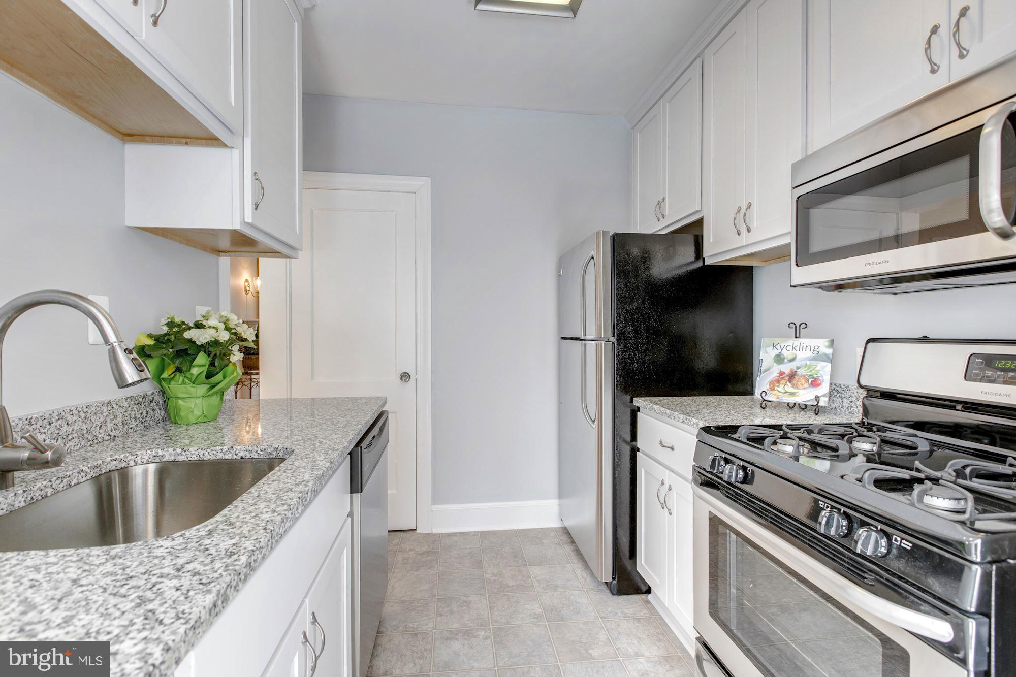 4830 25th Road North Arlington, VA 22207 - Photo 4 of 30 Kitchen