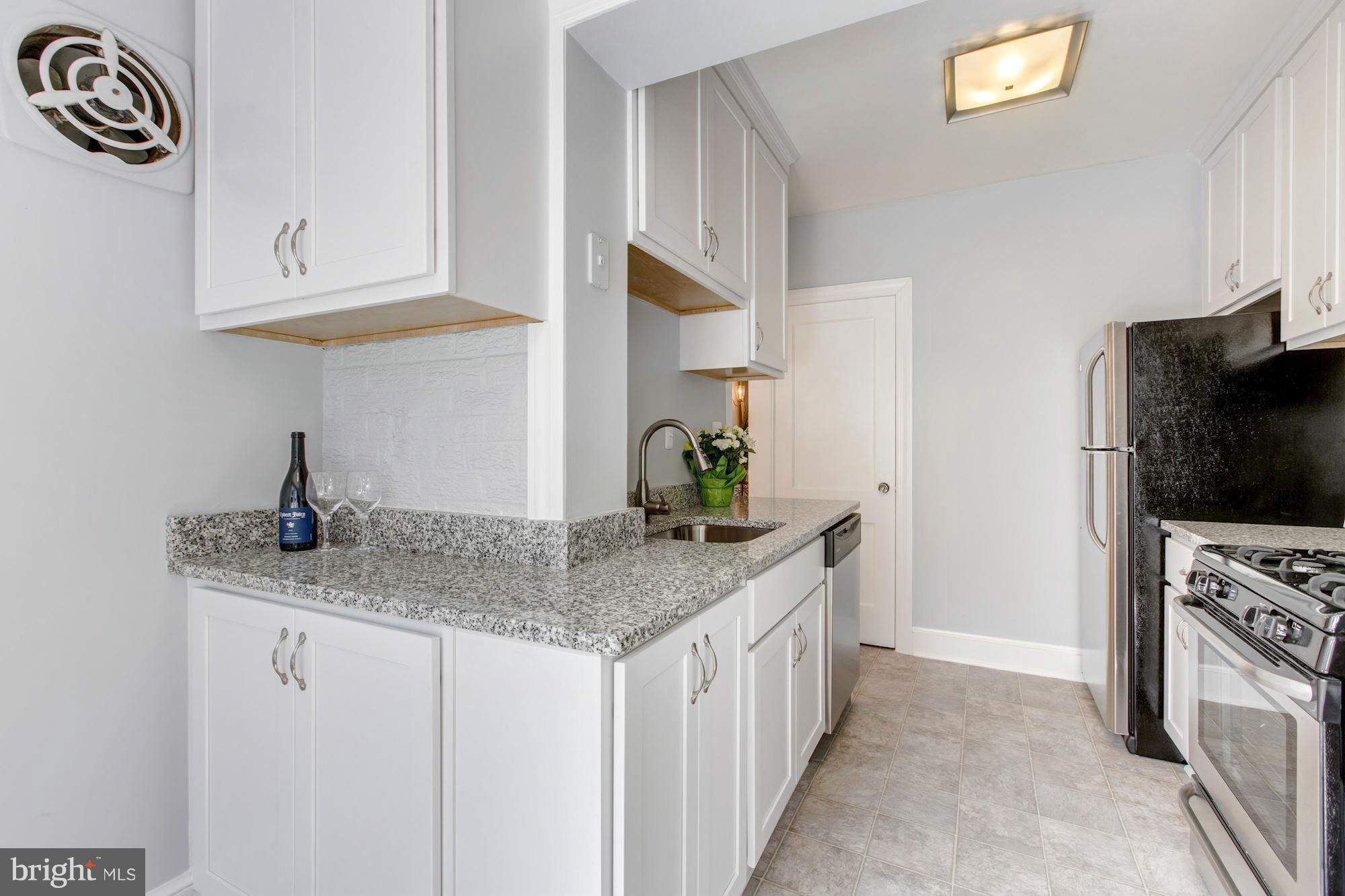 4830 25th Road North Arlington, VA 22207 - Photo 5 of 30 Kitchen